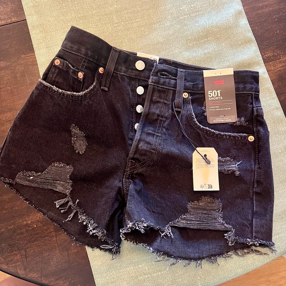 Levi's Pants - NWT LEVI’S 501 black high rise shorts size 24